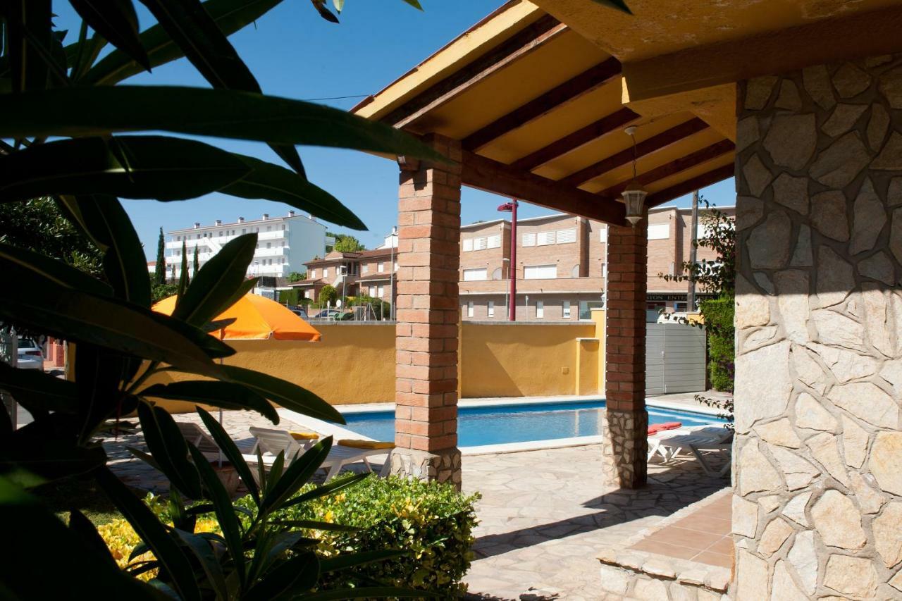 Vila La Marinada L' Escala Exteriér fotografie